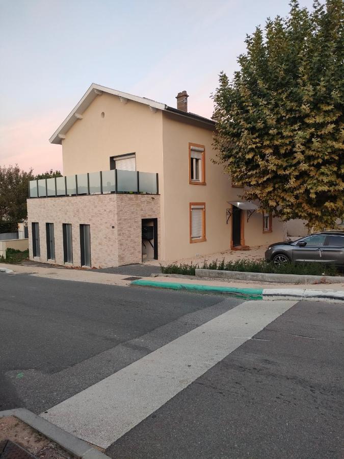 Super Rez De Jardin Avec Exterieur Apartment